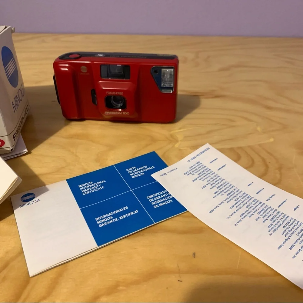 Minolta Red Freedom 100 35mm point-and-shoot film Vintage camera New In Box
